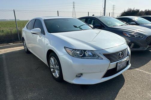 2015 Lexus ES 300h Base