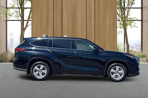 Midnight Black Metallic 2020 Toyota Highlander L