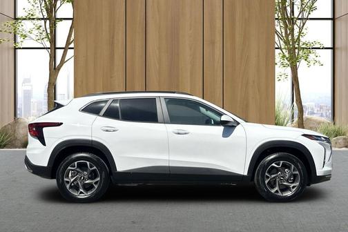Summit White 2026 Chevrolet Trax LT