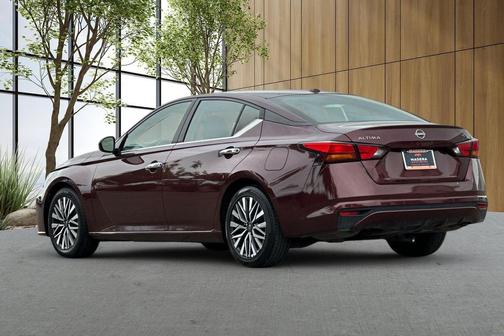 Garnet Pearl 2024 Nissan Altima 2.5 SV