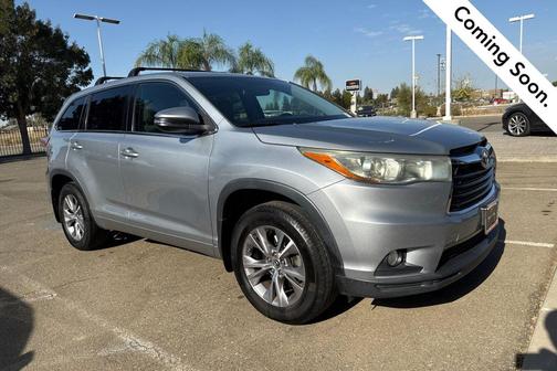 Silver Sky Metallic 2016 Toyota Highlander LE Plus