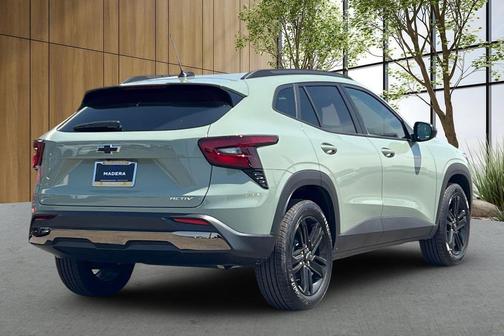 Cacti Green 2026 Chevrolet Trax FWD ACTIV