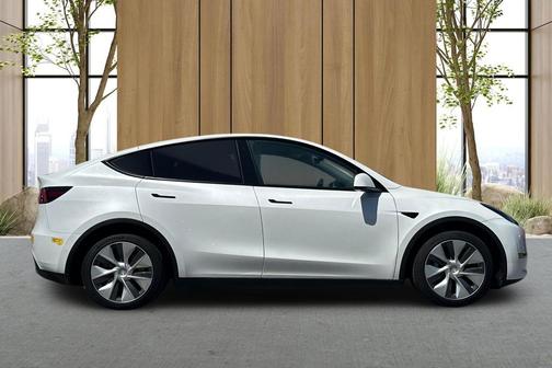 Pearl White Multi-Coat 2021 Tesla Model Y Long Range Dual Motor All-Wheel Drive