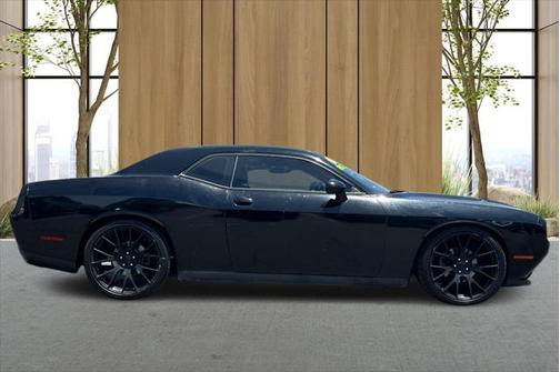 2015 Dodge Challenger SXT