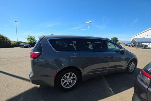 Gray Clearcoat 2023 Chrysler Pacifica Touring L