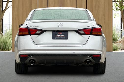2022 Nissan Altima SR FWD
