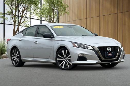 2022 Nissan Altima SR FWD