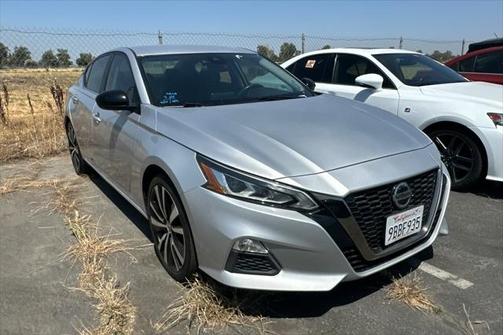 2022 Nissan Altima SR FWD