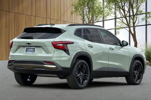 Cacti Green 2026 Chevrolet Trax FWD ACTIV