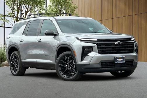 Sterling Gray Metallic 2026 Chevrolet Traverse LT