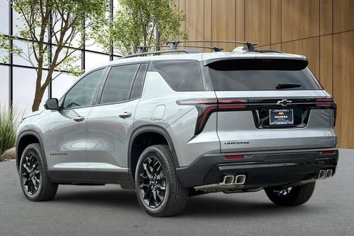 Sterling Gray Metallic 2026 Chevrolet Traverse LT