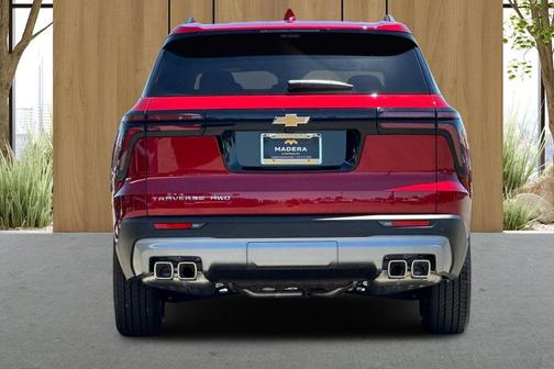 Radiant Red Tintcoat 2026 Chevrolet Traverse LT