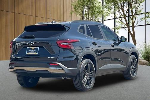 Mosaic Black Metallic 2026 Chevrolet Trax FWD ACTIV
