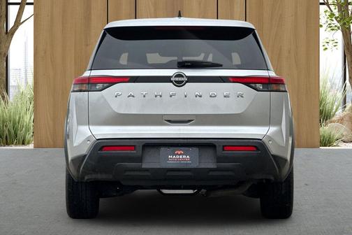 2023 Nissan Pathfinder S FWD