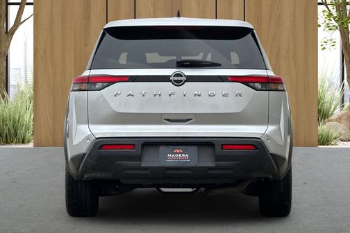 2023 Nissan Pathfinder S FWD