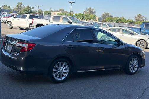 Magnetic Gray Metallic 2014 Toyota Camry Hybrid XLE