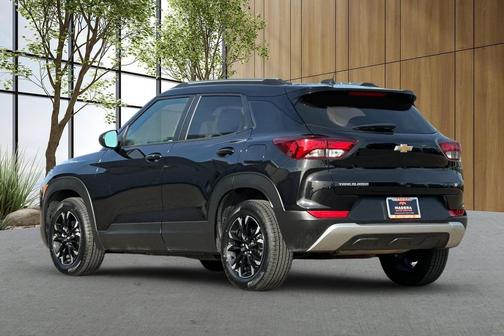 Mosaic Black Metallic 2023 Chevrolet Trailblazer LT