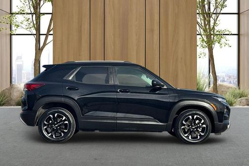 Mosaic Black Metallic 2023 Chevrolet Trailblazer LT