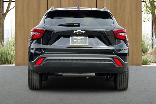 Mosaic Black Metallic 2026 Chevrolet Trax LT