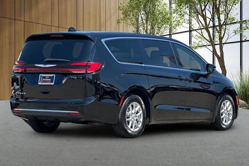 Diamond Black Crystal Pearlcoat 2025 Chrysler Pacifica L