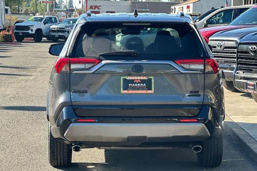 2021 Toyota RAV4 Hybrid SE