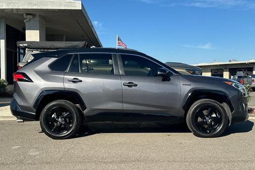 2021 Toyota RAV4 Hybrid SE