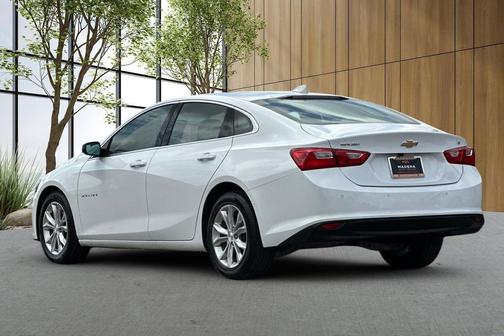 Summit White 2024 Chevrolet Malibu FWD 1LT