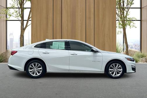 Summit White 2024 Chevrolet Malibu FWD 1LT