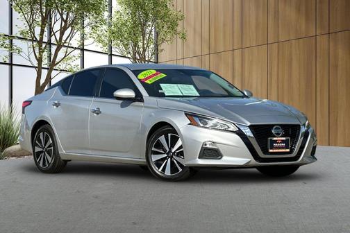 Brilliant Silver Metallic 2021 Nissan Altima 2.5 SV