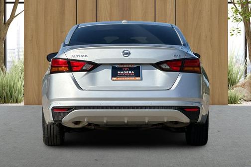 Brilliant Silver Metallic 2021 Nissan Altima 2.5 SV