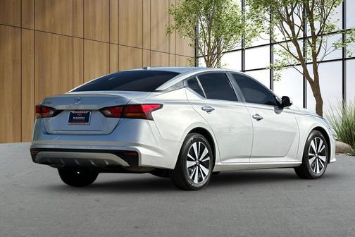 Brilliant Silver Metallic 2021 Nissan Altima 2.5 SV