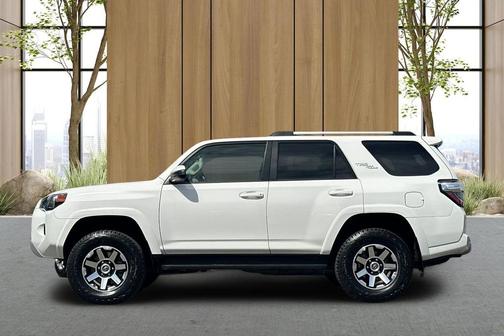 Super White 2018 Toyota 4Runner TRD Off Road