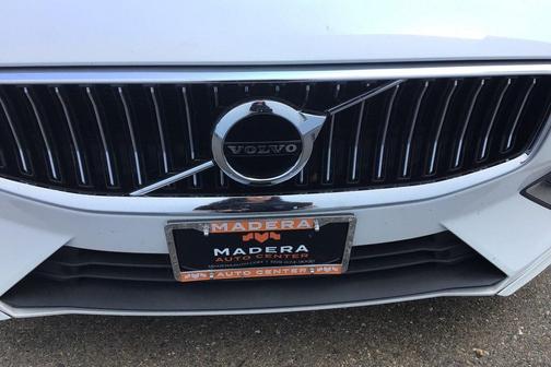 Crystal White Pearl Metallic 2020 Volvo S60 T5