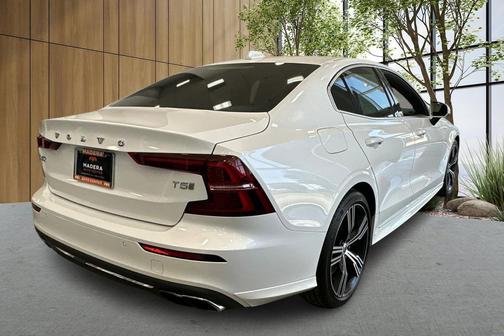 Crystal White Pearl Metallic 2020 Volvo S60 T5