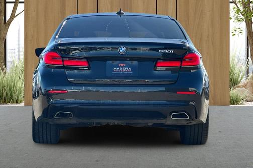 2022 BMW 530 i