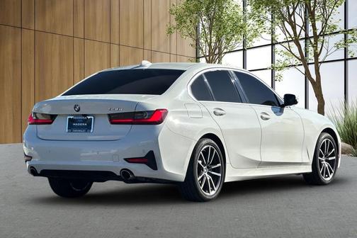 Alpine White 2021 BMW 330 330i