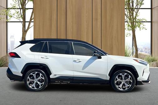 Wind Chill Pearl/Midnight Black Metallic 2025 Toyota RAV4 Hybrid XSE