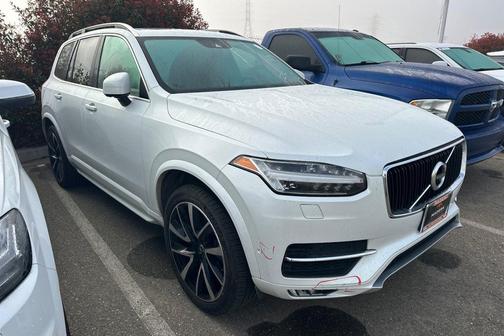 2018 Volvo XC90 T6 Momentum