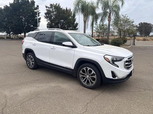 Summit White 2019 GMC Terrain SLT