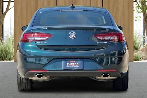 2018 Buick Regal Sportback Essence