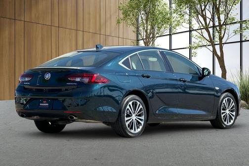 2018 Buick Regal Sportback Essence
