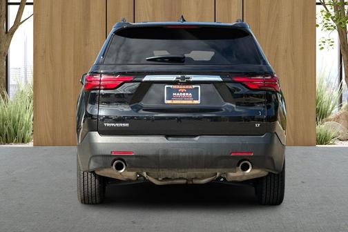 Mosaic Black Metallic 2023 Chevrolet Traverse LT Cloth