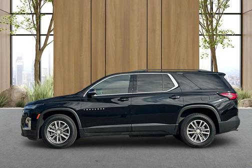Mosaic Black Metallic 2023 Chevrolet Traverse LT Cloth