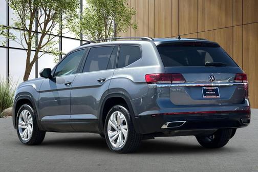 Platinum Gray Metallic 2021 Volkswagen Atlas 3.6L SE w/Technology