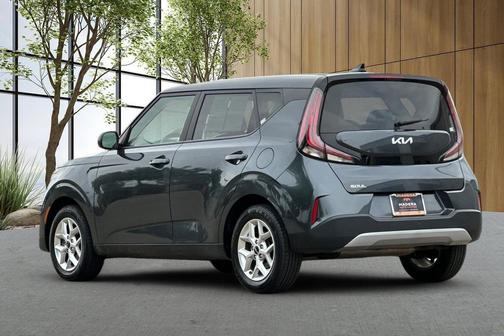 Gravity Gray 2025 Kia Soul LX