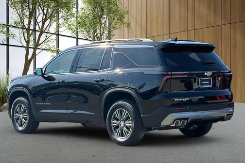 Mosaic Black Metallic 2027 Chevrolet Traverse LT