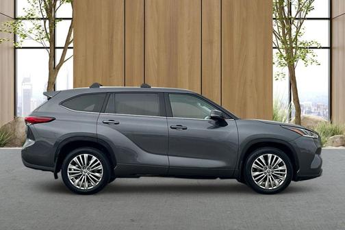 2023 Toyota Highlander Platinum
