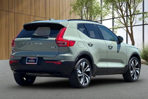 Sage Green Metallic 2023 Volvo XC40 B5 Plus Dark Theme