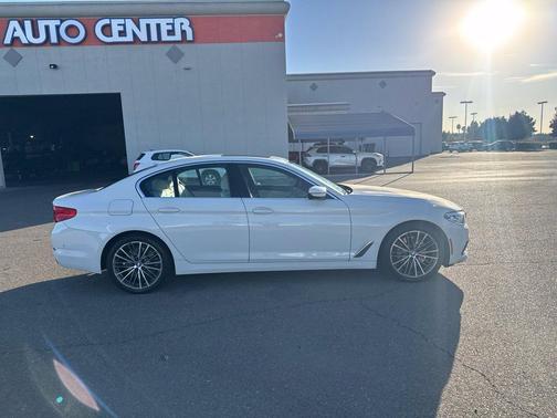 Alpine White 2019 BMW 540 540i
