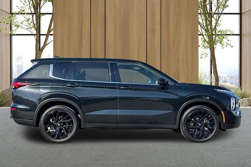 2023 Mitsubishi Outlander SE Black Edition 2WD